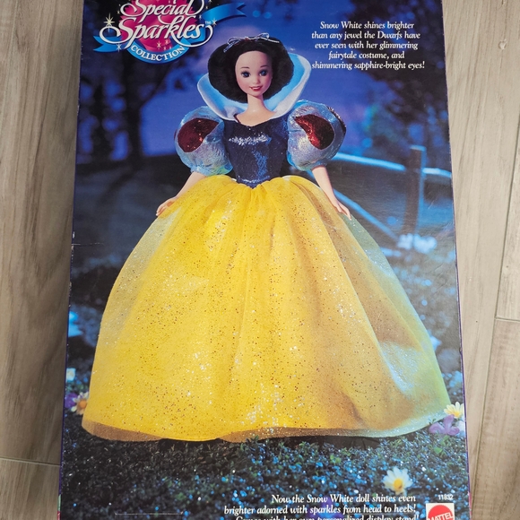 Vintage Disney Snow White Special Sparkles Collection Doll – Mattel 1994 (#11832 - Picture 4 of 9